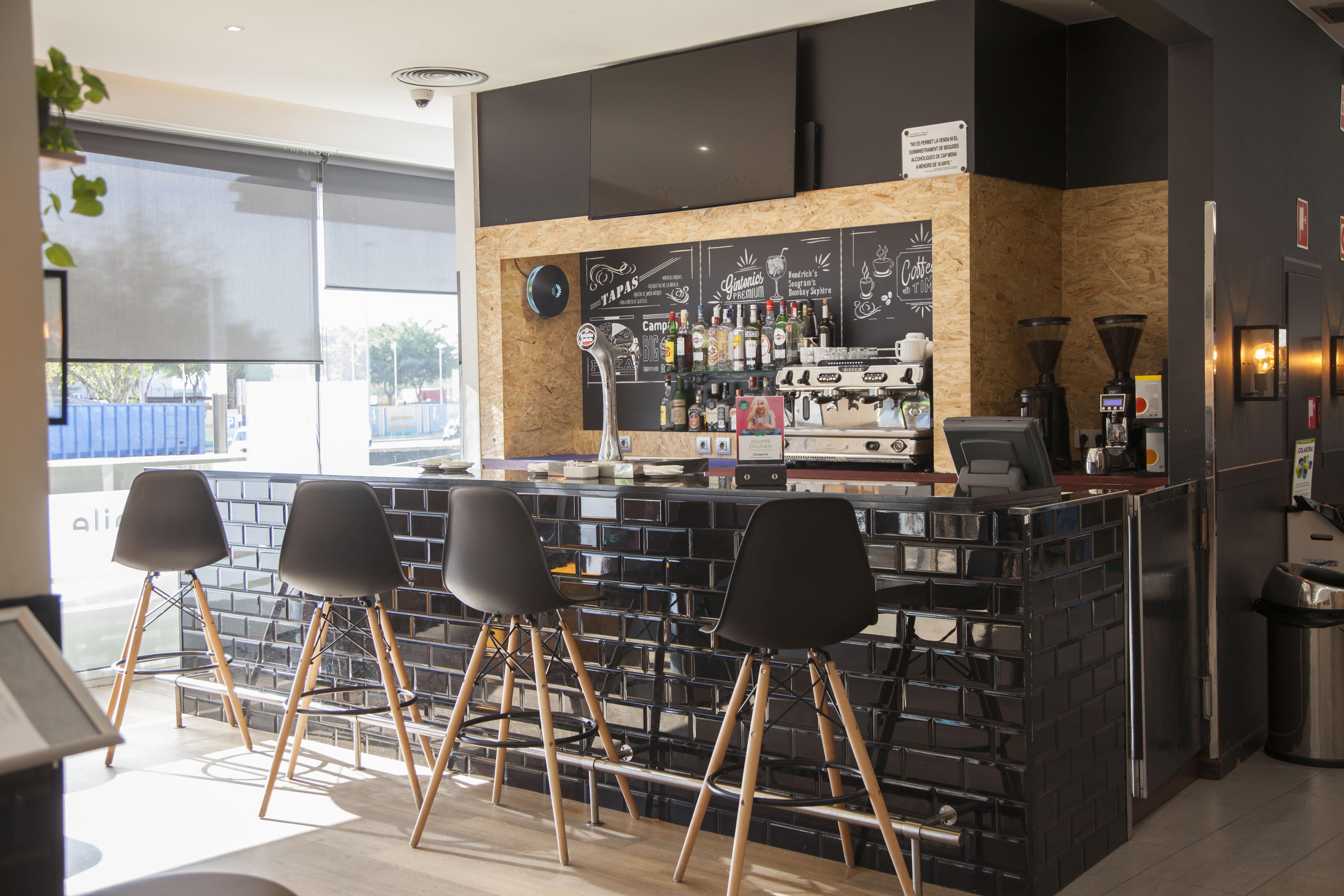 Travelodge Bcn Cornella Fira Cornellà de Llobregat Eksteriør bilde