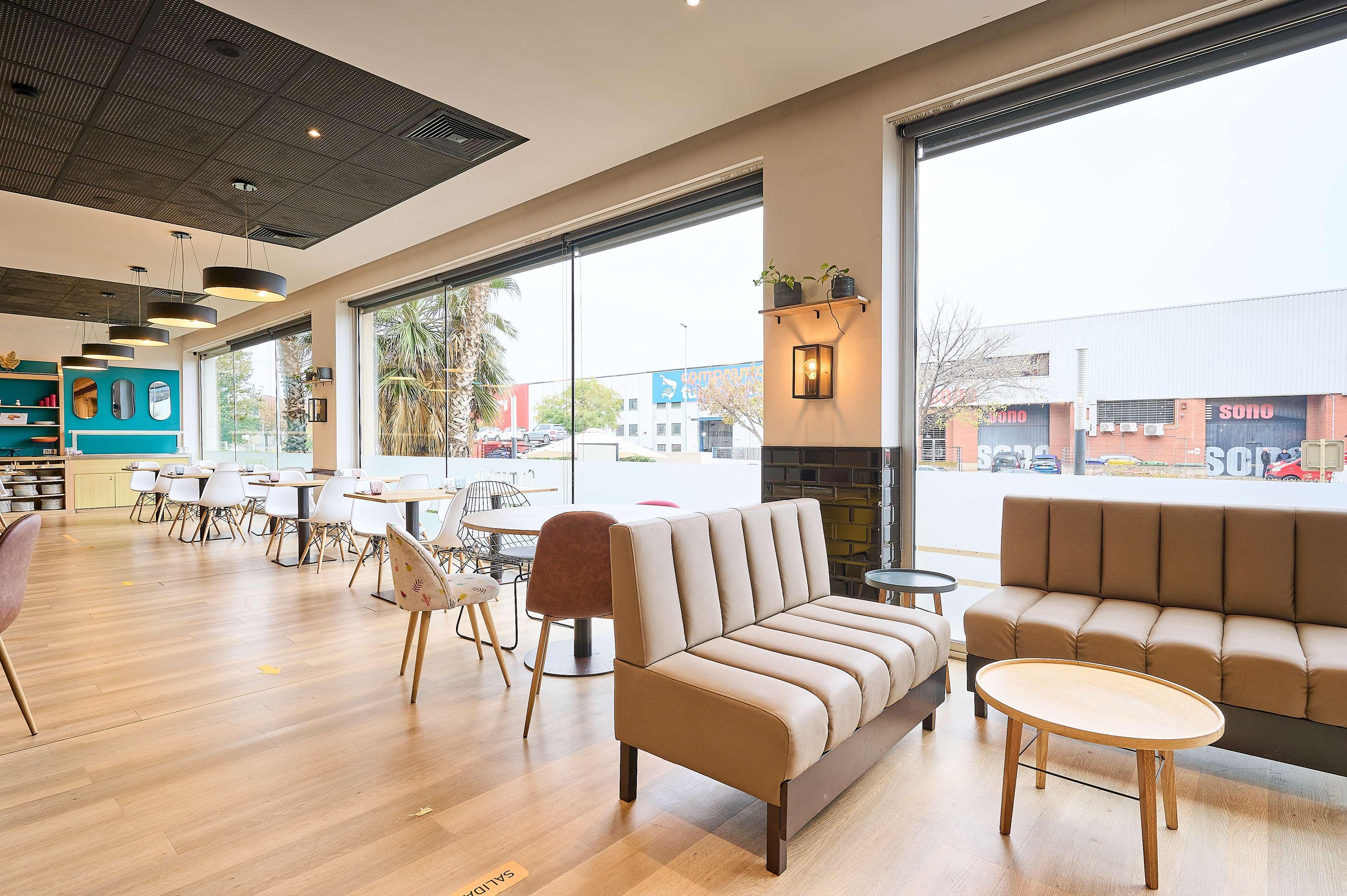 Travelodge Bcn Cornella Fira Cornellà de Llobregat Eksteriør bilde
