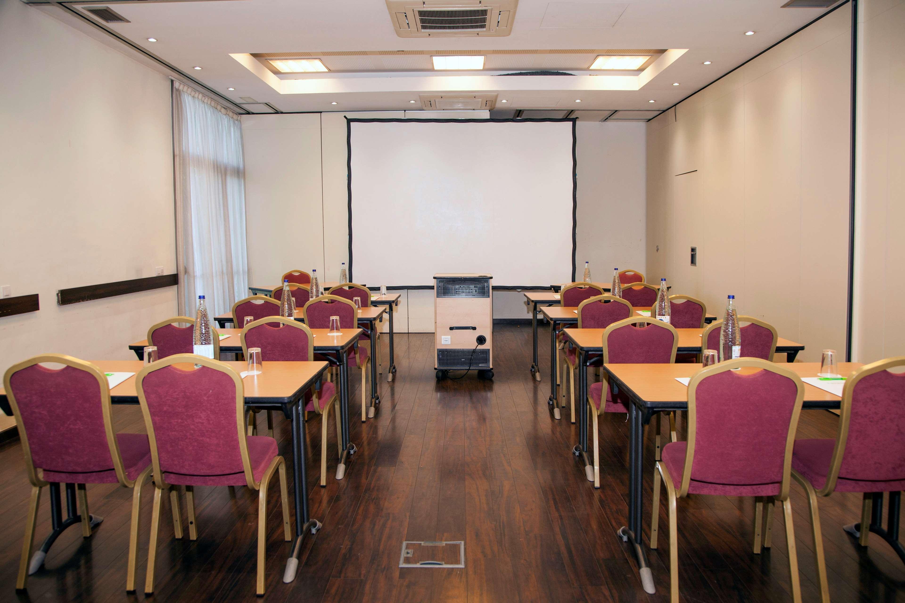Travelodge Bcn Cornella Fira Cornellà de Llobregat Eksteriør bilde