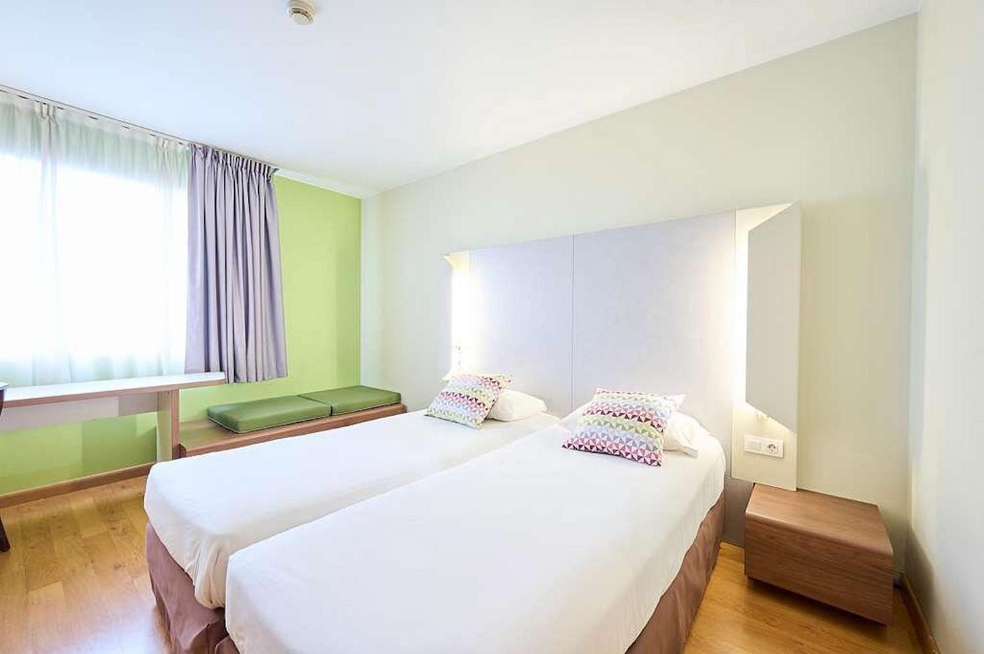 Travelodge Bcn Cornella Fira Cornellà de Llobregat Eksteriør bilde