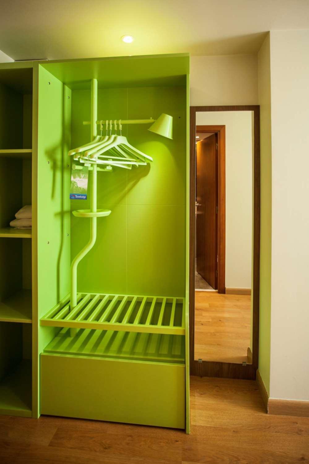 Travelodge Bcn Cornella Fira Cornellà de Llobregat Eksteriør bilde