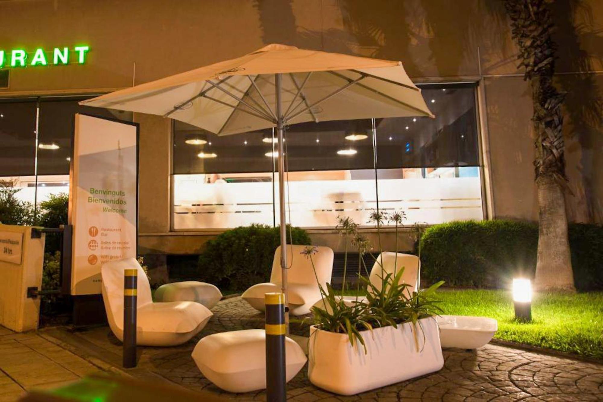 Travelodge Bcn Cornella Fira Cornellà de Llobregat Eksteriør bilde