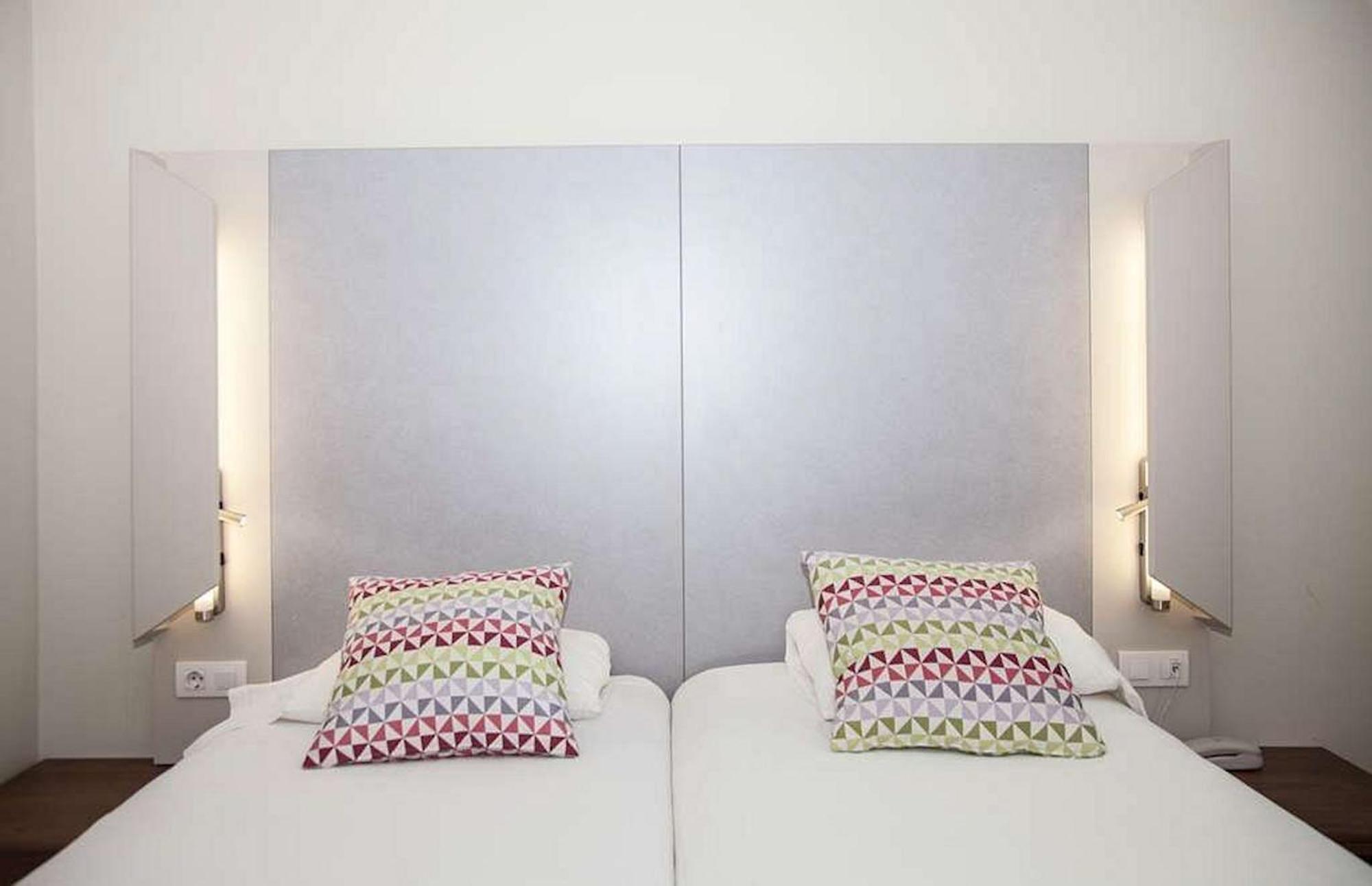 Travelodge Bcn Cornella Fira Cornellà de Llobregat Eksteriør bilde