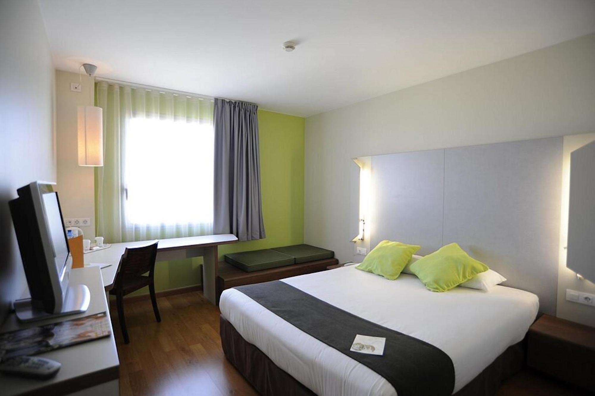 Travelodge Bcn Cornella Fira Cornellà de Llobregat Eksteriør bilde